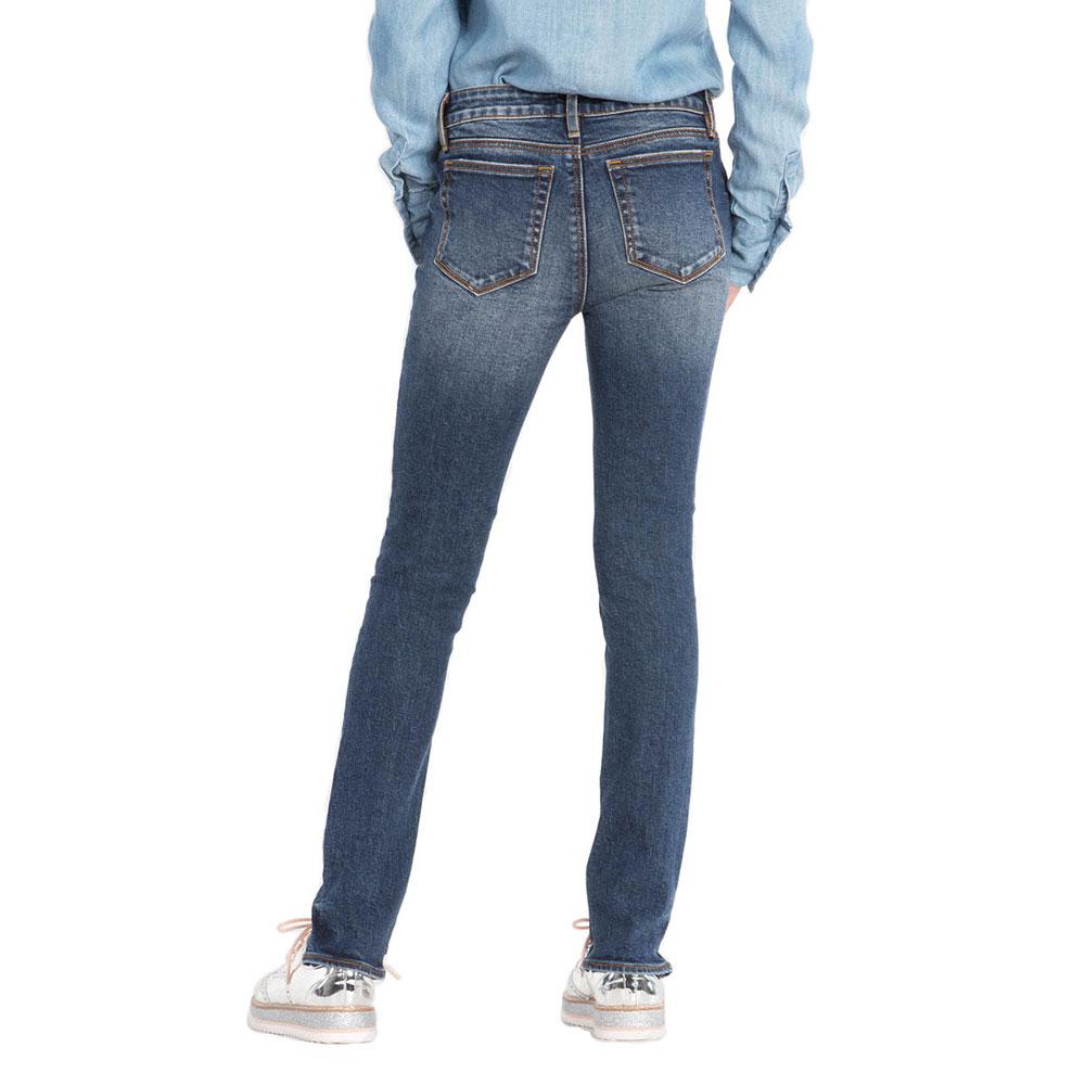 little girl in skinny jeans